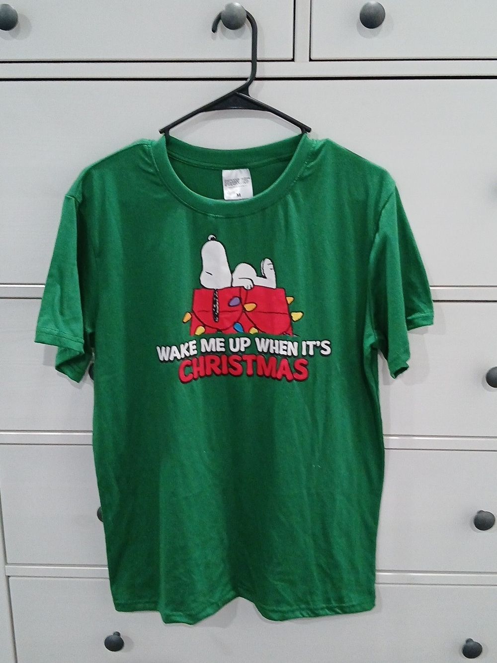 Peanuts Green Tee with Red and White Holiday Graphic